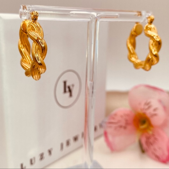 18k Gold Twisted C Shaped Hoop Earrings - Picture 8 of 9